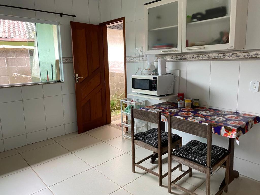 Lumiar casa solar temporada com 3 quartos sendo um suíte arejada, jardim a 700m do centro Exterior foto